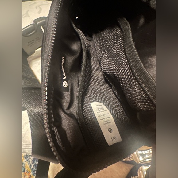 Lululemon everywhere belt bag - Picture 2 of 5